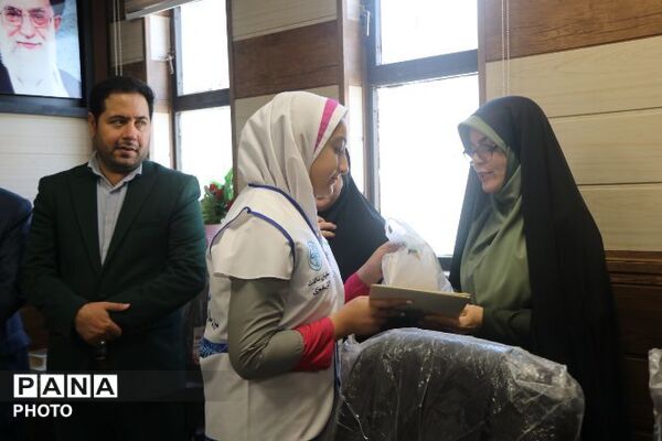 تجلیل از برگزیدگان کشوری پویش‌های «رمضان پویا» و «سفیر سلامت» در پاکدشت