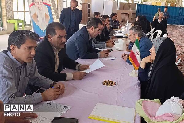میز خدمت آموزش و پرورش خراسان شمالی در نماز جمعه؛ پاسخگویی مستقیم به مطالبات مردم