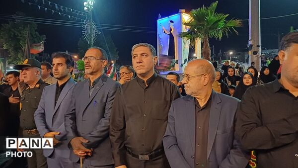 تجدید بیعت مردم کوهدشت با آرمان‌های حسینی در میدان امام خمینی (ره)