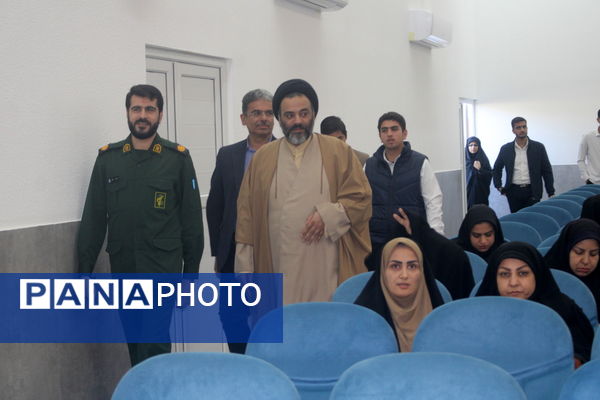 تجلیل از دانش‌آموزان تراز انقلاب اسلامی استان بوشهر