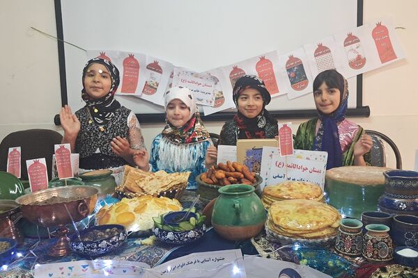 رنگین‌کمان فرهنگ‌ها در دل شهریار؛ جشنواره‌ای با طعم غذاهای محلی و لباس‌های رنگارنگ