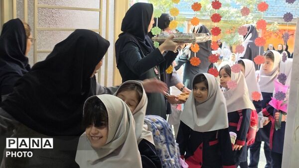 طنین «زنگ مهر و مقاومت» در دبستان دخترانه فرهنگیان ۱