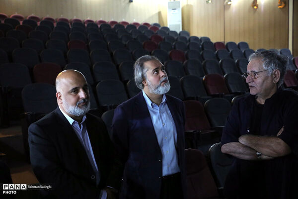 سینما شکوفه با زخم‌های به‌جا مانده از جنگ