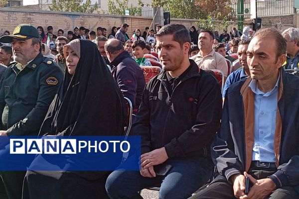  همایش بزرگ پیاده روی خانوادگی در نسیم‌شهر 