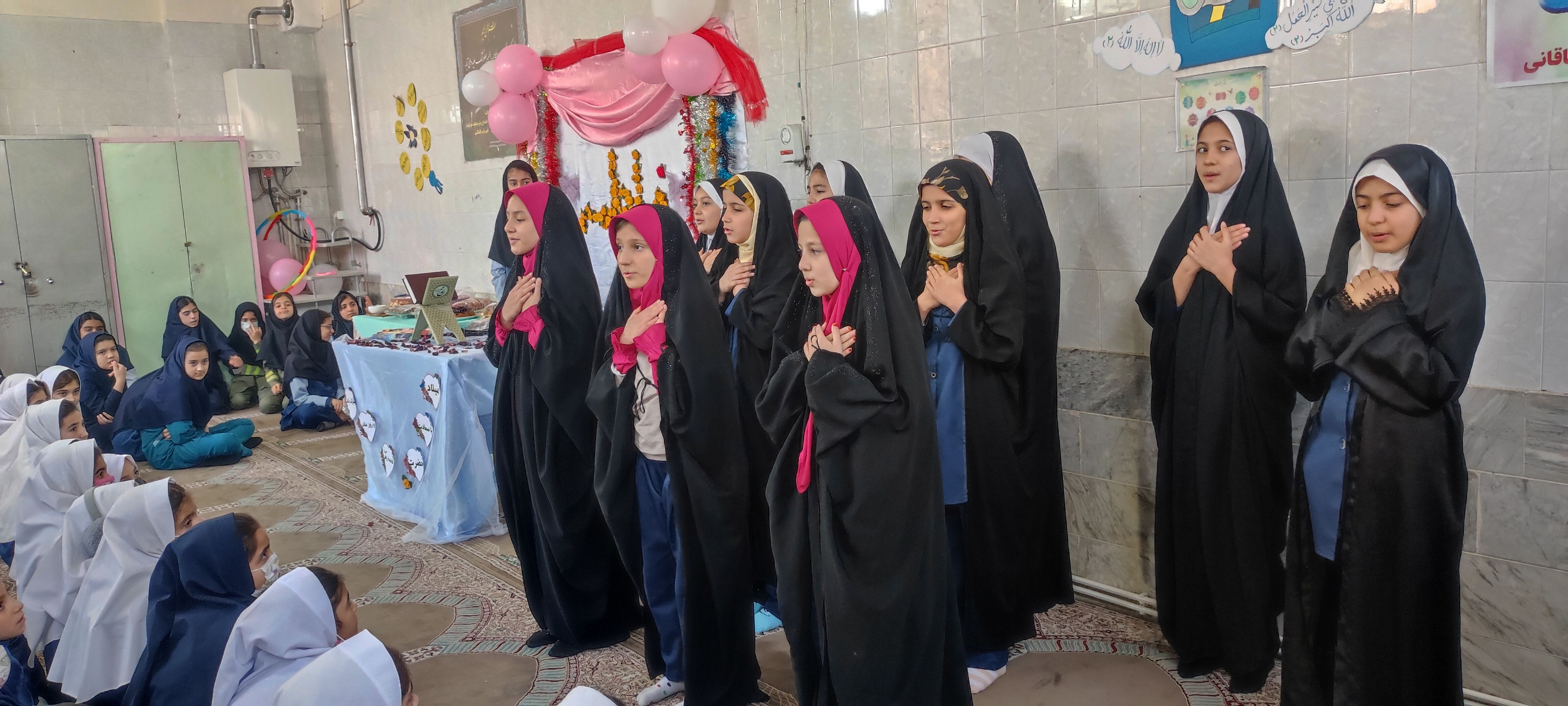 جشن ولادت حضرت فاطمه زهرا (س) و روز مادر در دبستان شهید احمد خاقانی شهرستان شیروان