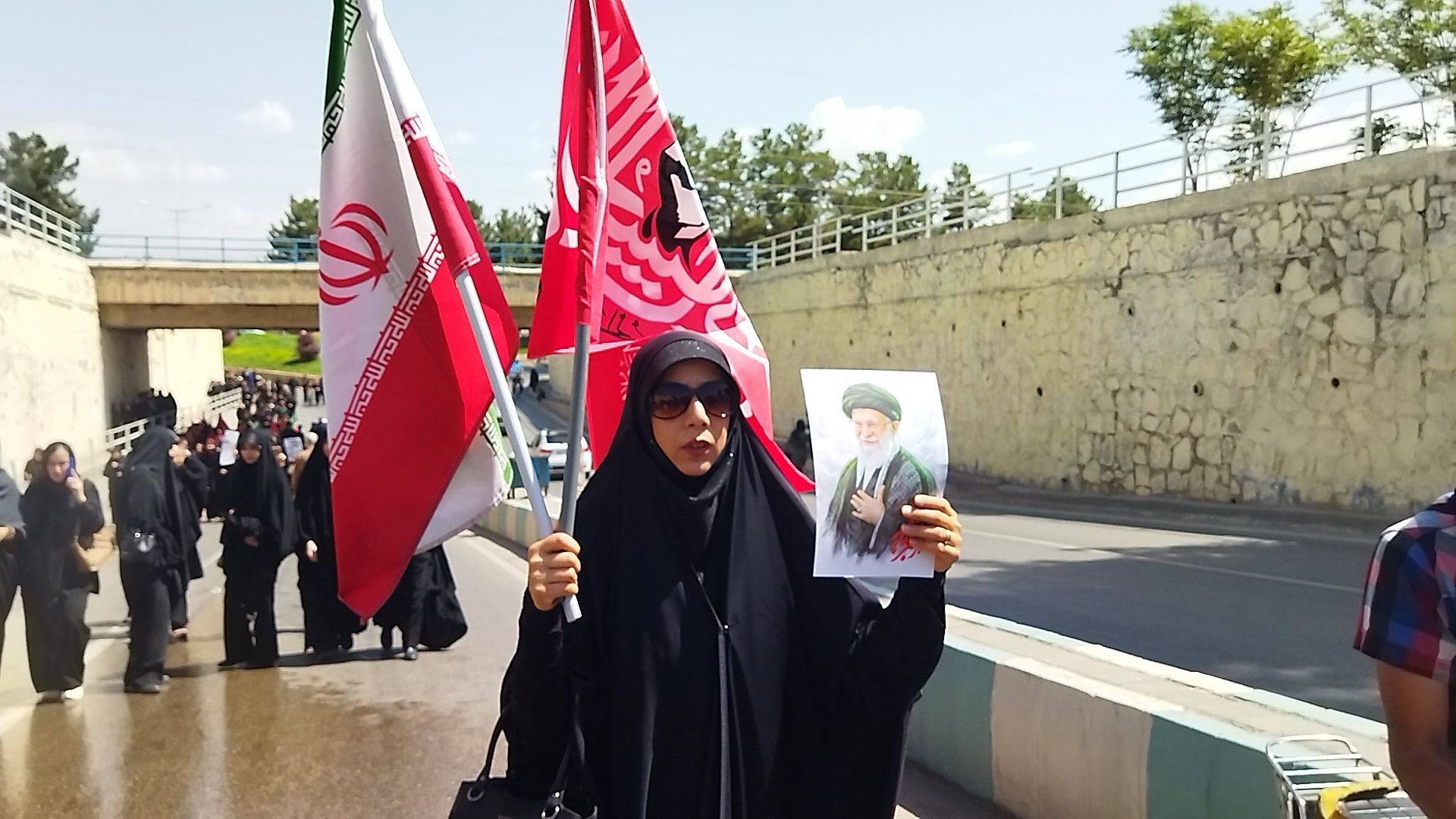 عاشقان حسینی ( ع) به یاد پیاده روی اربعین در نیشابور پیاده روی کردند-۲