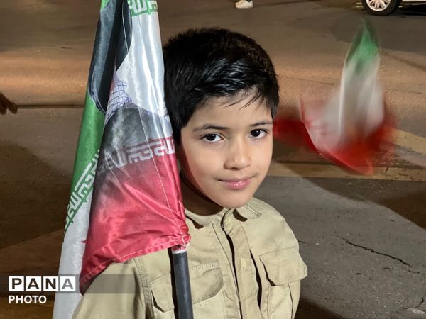 حضور کودکان در اجتماعات که میدان را خالی نمی کنند