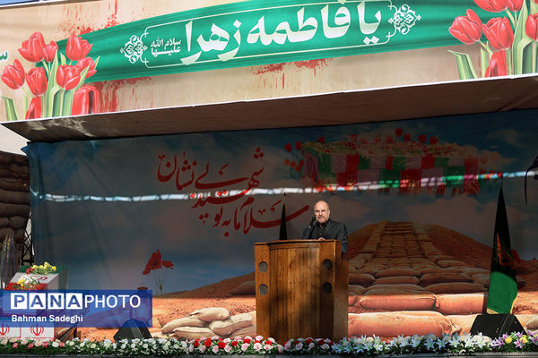 تشییع پیکرهای ۱۰۰ شهید گمنام از مقابل دانشگاه تهران