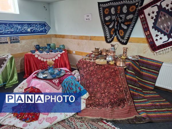 برگزاری نمایشگاه آداب و رسوم اقوام مختلف ایرانی به‌ مناسبت عید نوروز در آموزشگاه شهید نوروزعلی حسینی  