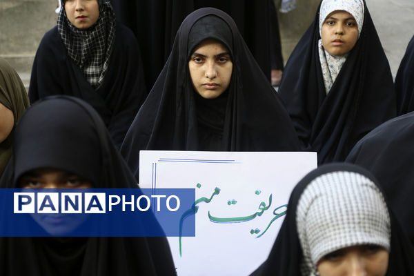 اجتماع ضد صهیونیستی نوجوانان فاطمی در حرم حضرت معصومه(س)