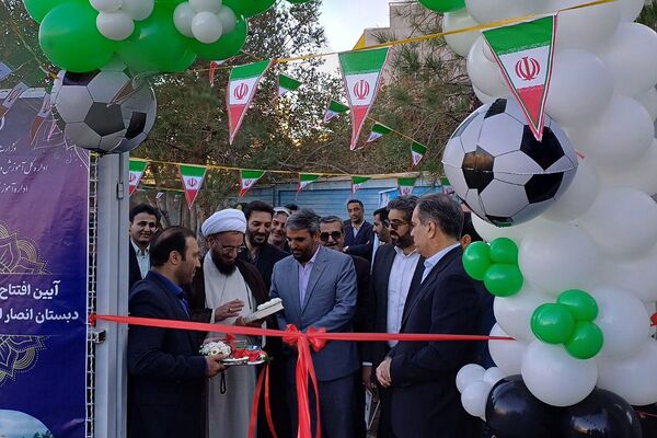 افتتاح پنج زمین چمن مصنوعی و آئین خشت گذاری دو سالن ورزشی در مدارس اندیشه 
