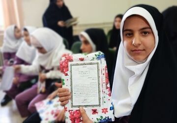 تجلیل از ۱۸۰ دانش‌آموز و معلم برگزیده مسابقات قرآنی شهرستان بن