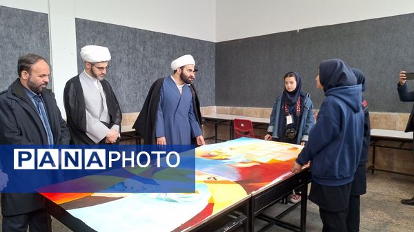 نواختن زنگ انقلاب در هنرستان 17 شهریور ناحیه یک کرج