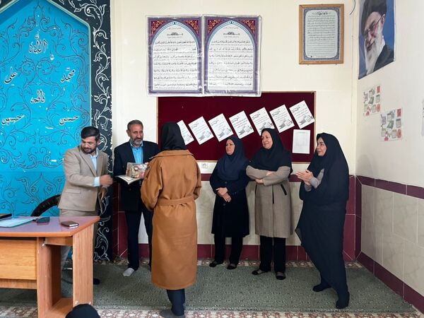 تجلیل از برگزیدگان مسابقات قرآنی 