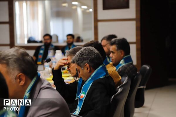 نشست هم‌اندیشی مسئولان دانش‌آموزی تهران با محور آموزش مربیان و مدیریت مصرف انرژی