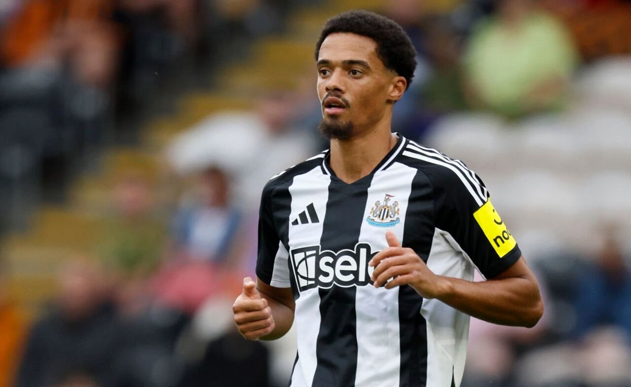 مدافع ایرلندی وارد تهران شد؛ در آستانه پرسپولیسی شدن