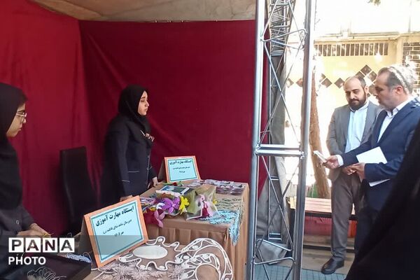 آیین نواختن زنگ مهر با حضور مدیر آموزش و پرورش ناحیه دو شهرری 
