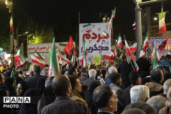 خیابان‌های بجنورد میزبان جشن باشکوه ولادت امام رضا(ع)