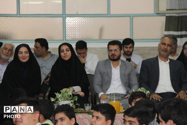 لبخند تکلیف، شکوه تقدیر در منطقه ۱۳