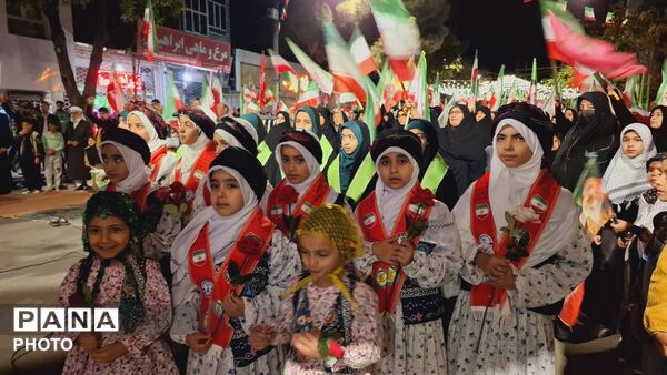 تجمعات شبانه با حضور خادمین امام رضا(ع)