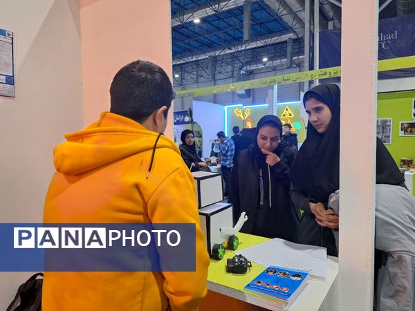 روز سوم از نمایشگاه پژوهش و فناوری در مشهد