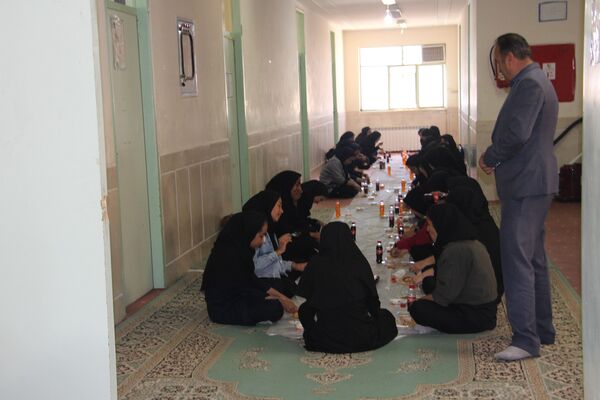حضور دانش‌آموزان فلارد و خانمیرزا در اردوی «طرح تمشک»
