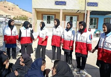 برگزاری مانور پدافند غیر عامل در دبیرستان الزهرا دیشموک 