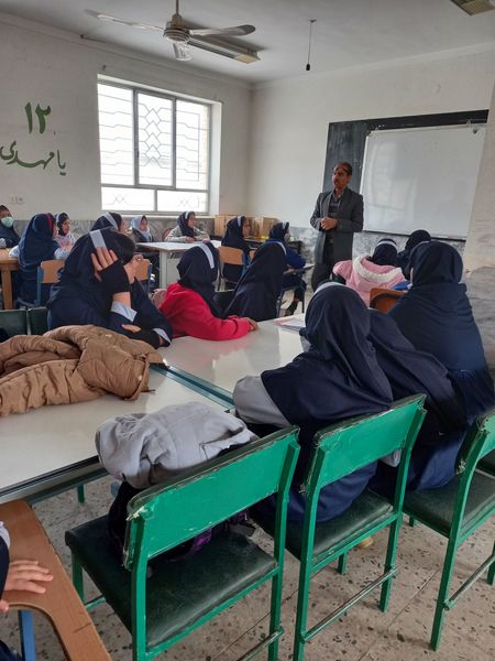 بازدید دانش آموزان دبستان ناهید نخودی از پژوهشرای نیشابور