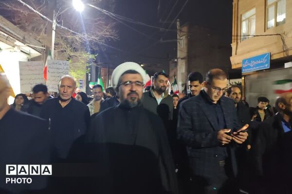 تجمع مردمی شهر صباشهر برای حمایت از رزمندگان اسلام