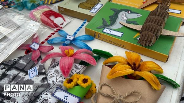 بازارچه‌ای کارآفرینی و مهارت‌آموزی دانش‌آموزان دبیرستان تیمسار فلاحی ناحیه 1 کرج 