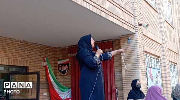 نواختن‌ زنگ مهر به روایت دوربین پانا -1