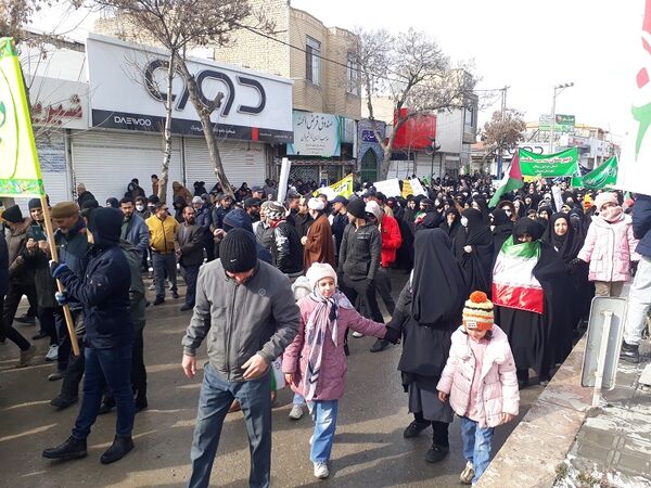 جلوه‌هایی از حماسه آفرینی مردم شیروان در راهپیمایی ۲۲ بهمن 