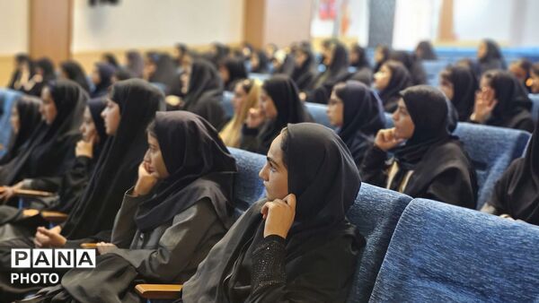 دختران آینده ساز فارسان در مسیر یادگیری و مسئولیت پذیری