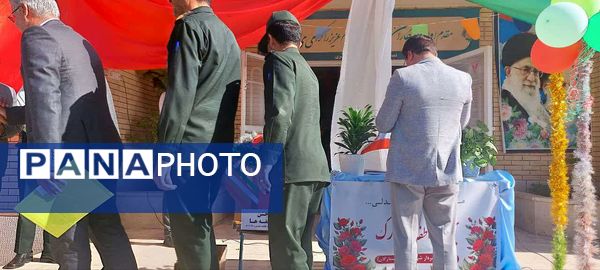 جشن عاطفه‌ها و مهربانی ؛ پاییز مدرسه ما بهاری شد