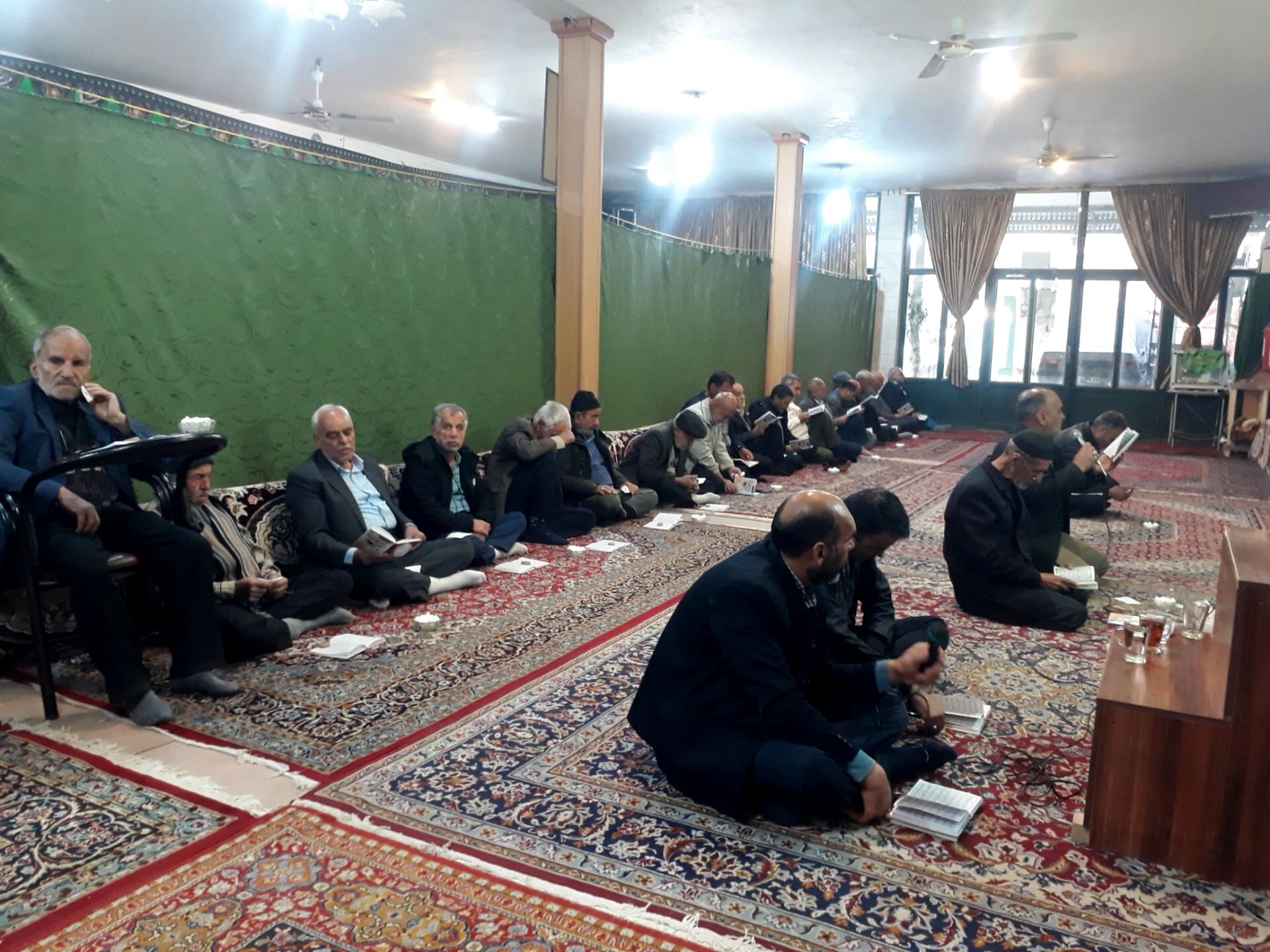 قرائت دعای پرفیض ندبه در مسجد ابوالفضلی بار