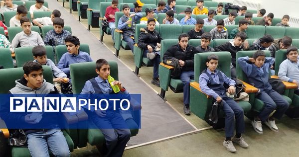 جشن عبادت ویژه دانش‌آموزان پسر 