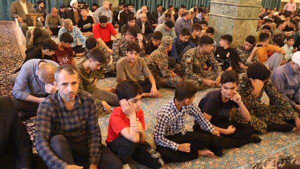 نماز جمعه سیاسی دشمن شکن بندپی شرقی با حضور نوجوانان و جوانان بسیجی