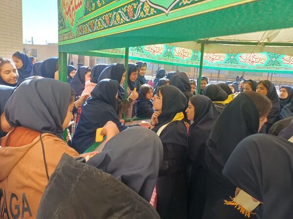 برپایی موکب حضرت فاطمه(س) در دبیرستان ام هانی