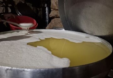 روغن محلی، میراثی زنده در چادرهای ایل