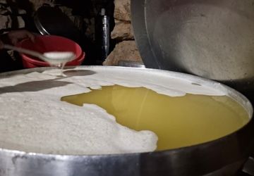 روغن محلی، میراثی زنده در چادرهای ایل