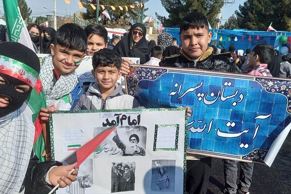 شکوه همبستگی مردم شهید پرور فشافویه در راهپیمایی ۲۲ بهمن