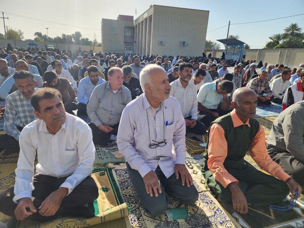 اقامه نماز عید سعید فطر در شهرستان منوجان 
