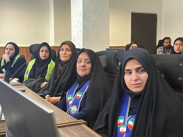 دیدار  صمیمانه مربیان و اعضای سازمان دانش‌‌آموزی فارس با مدیرکل آموزش و پرورش فارس