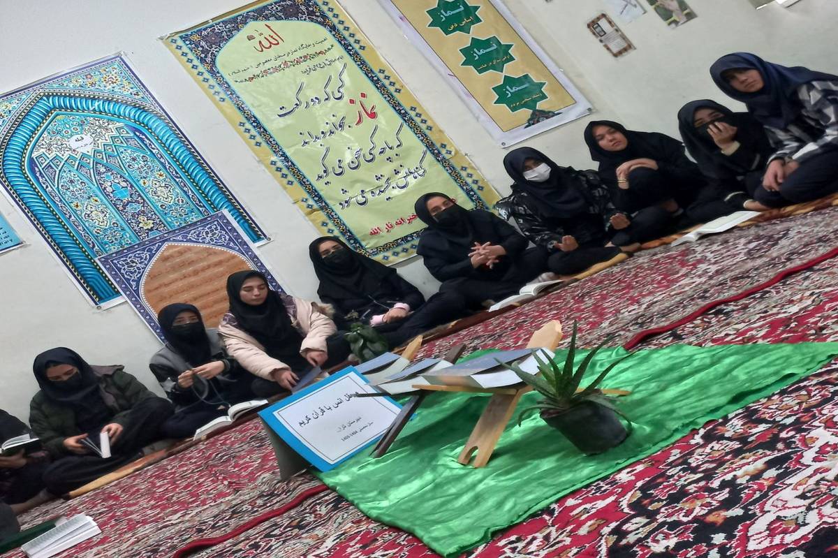 شور و حال معنوی دانش‌آموزان ناحیه ۴ در ماه مبارک رمضان