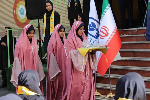 برگزاری همایش یاوران انقلاب در مدرسه حضرت ولیعصر(عج)