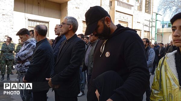 شهید عالی بر دوش هم استانی های خود تشیع شد 