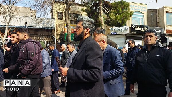 مشت هایی که با فریاد انتقام بالا می آمدند 
