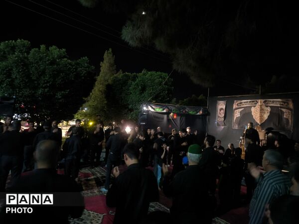 مراسم عزاداری در شب عاشورای حسینی
