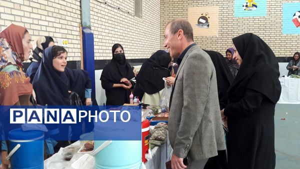 برپایی بازارچه مدرسه‌ای در مجتمع عشایری امید انقلاب