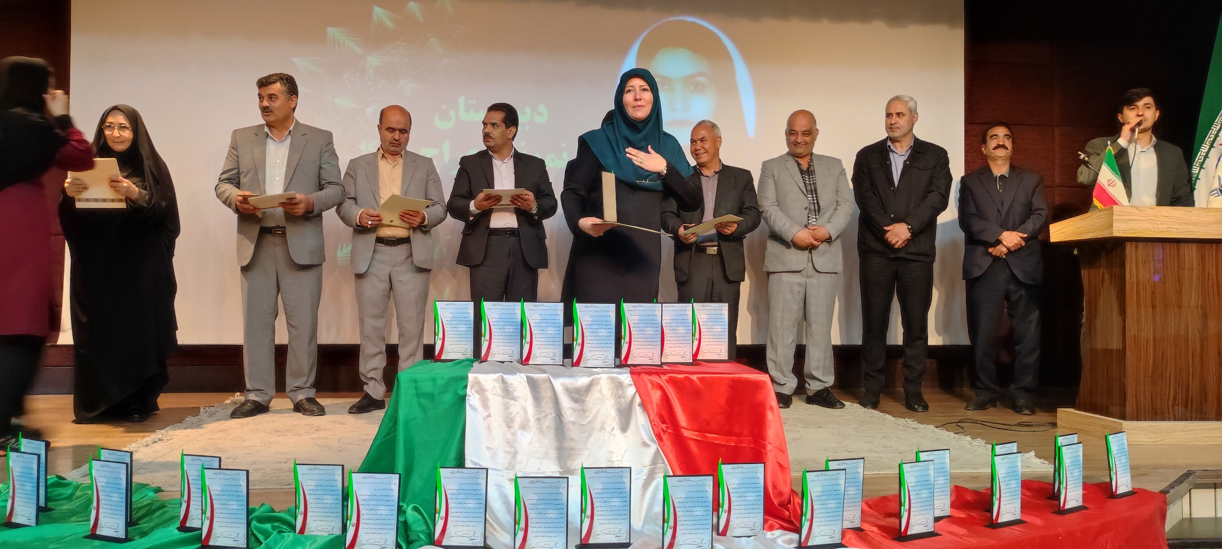 همایش بزرگ تجلیل از منتخبین المپیادهای علمی در دانشگاه آزاد شهرستان شیروان